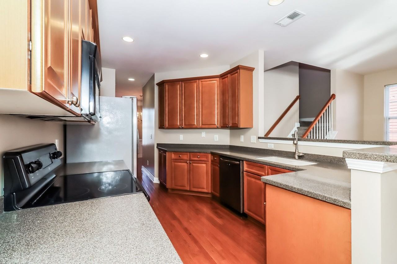 9034 Parlor Dr - Photo 3 of 20