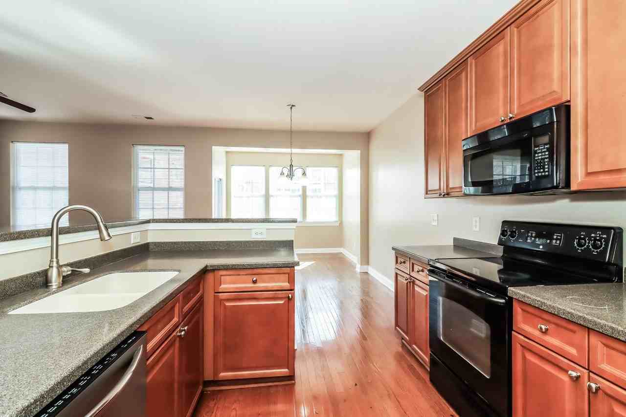 9034 Parlor Dr - Photo 4 of 20