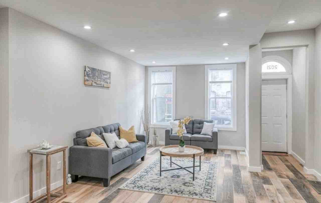 2021 W Oxford St - Photo 5 of 28