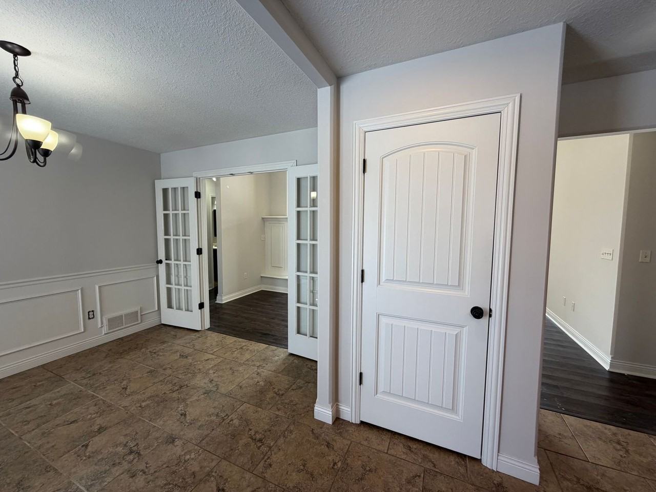 2007 Cecil St - Photo 7 of 32