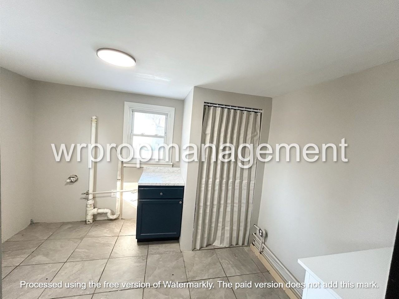 4933 Statesville Dr - Photo 4 of 8