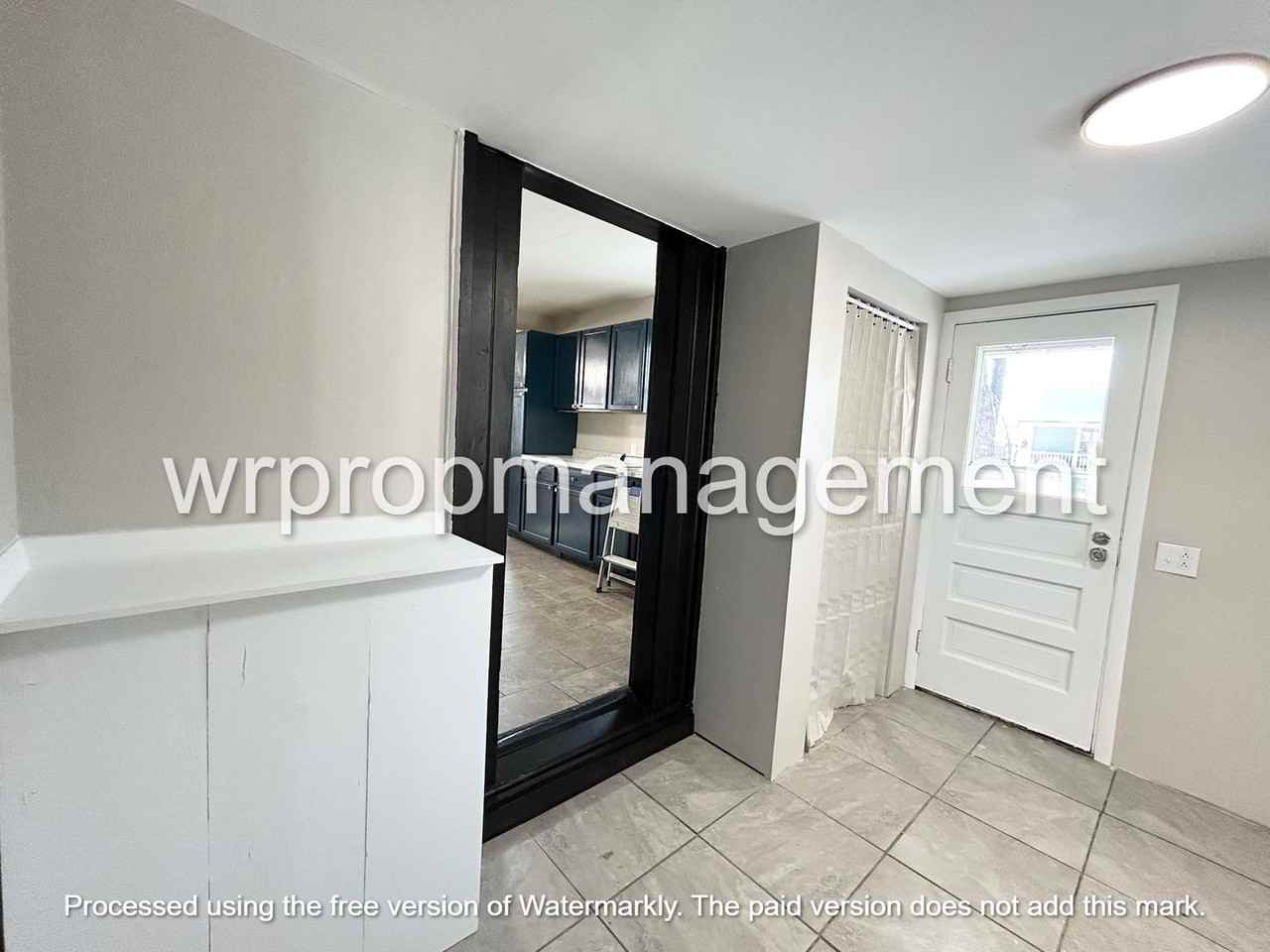 4933 Statesville Dr - Photo 5 of 8