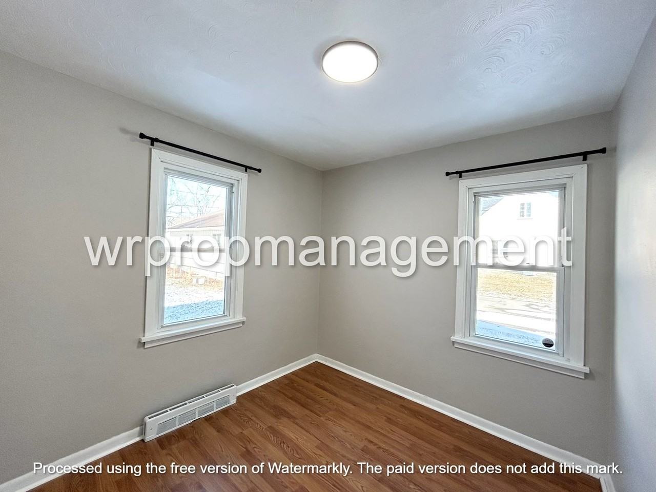 4933 Statesville Dr - Photo 7 of 8