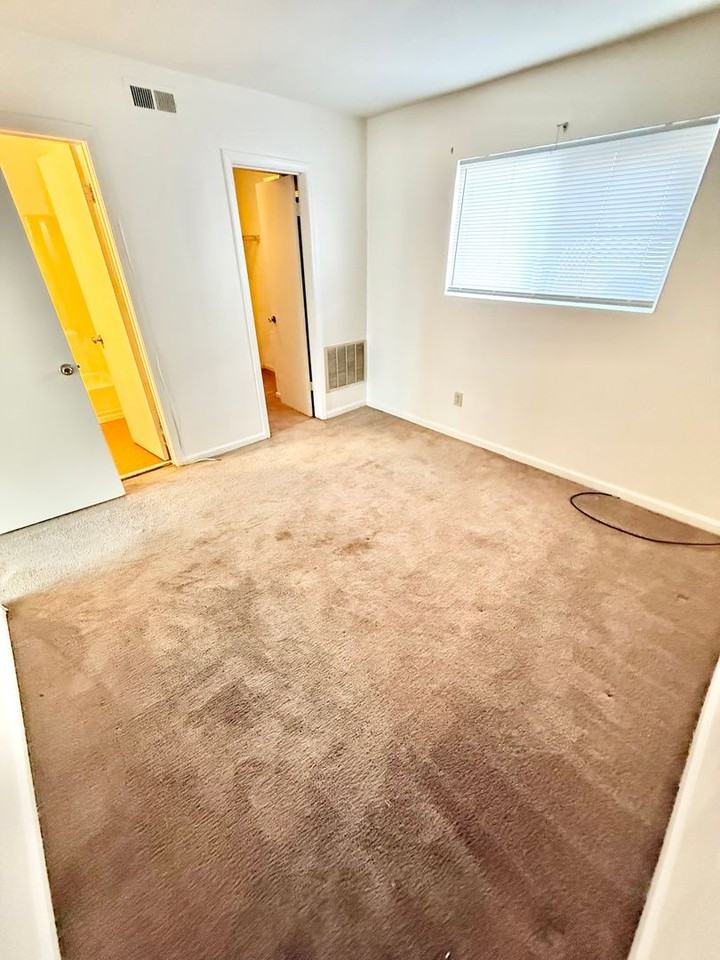 3511 Sewells Point Rd - Photo 7 of 22