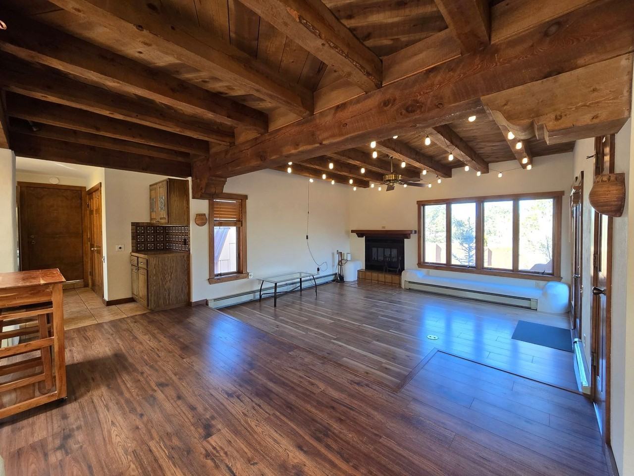 2835 Don Quixote - Photo 3 of 38