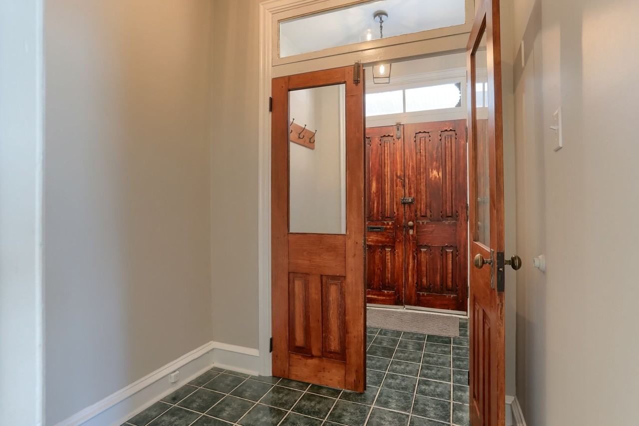 1232 Lafayette St - Photo 4 of 37