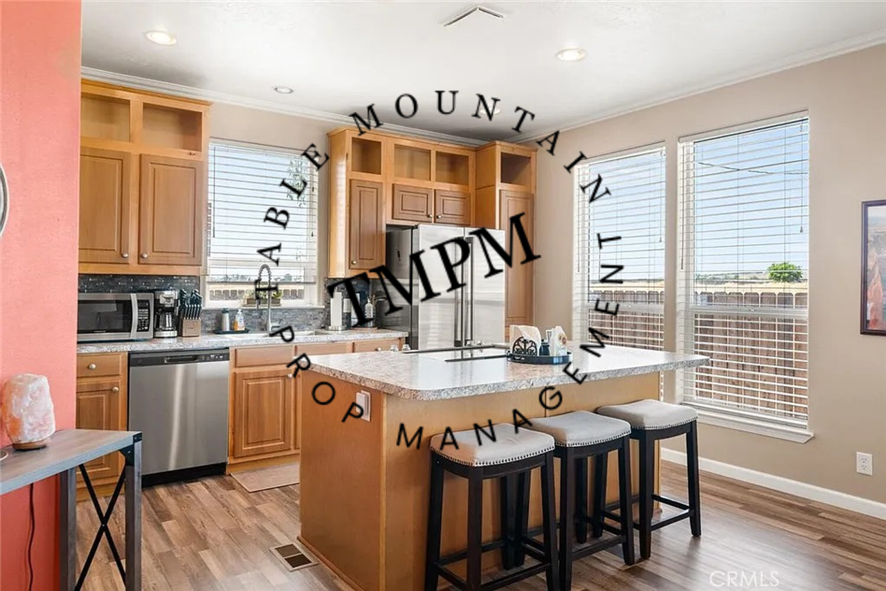 2151 Grand Ave - Photo 5 of 19