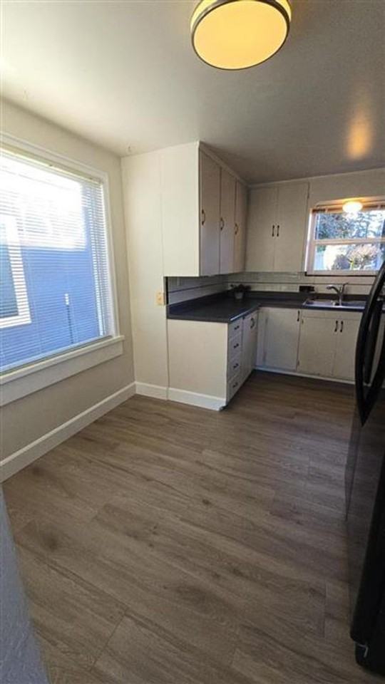 1221 S 12th St - Photo 4 of 12