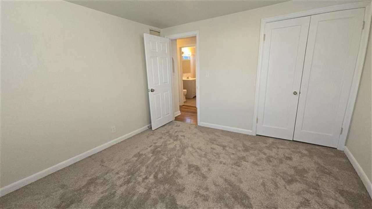 1221 S 12th St - Photo 7 of 12