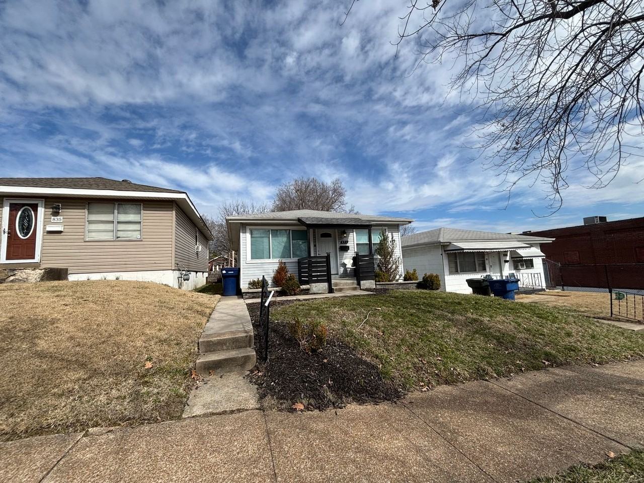 831 Hornsby Ave - Photo 2 of 27