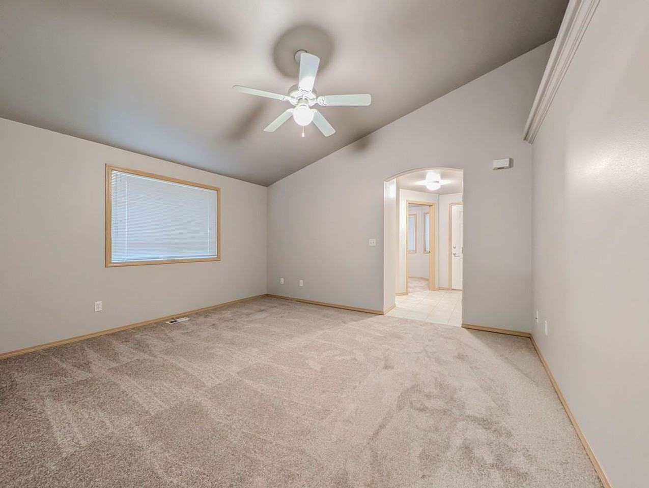 7417 60th Pl Ne - Photo 4 of 12