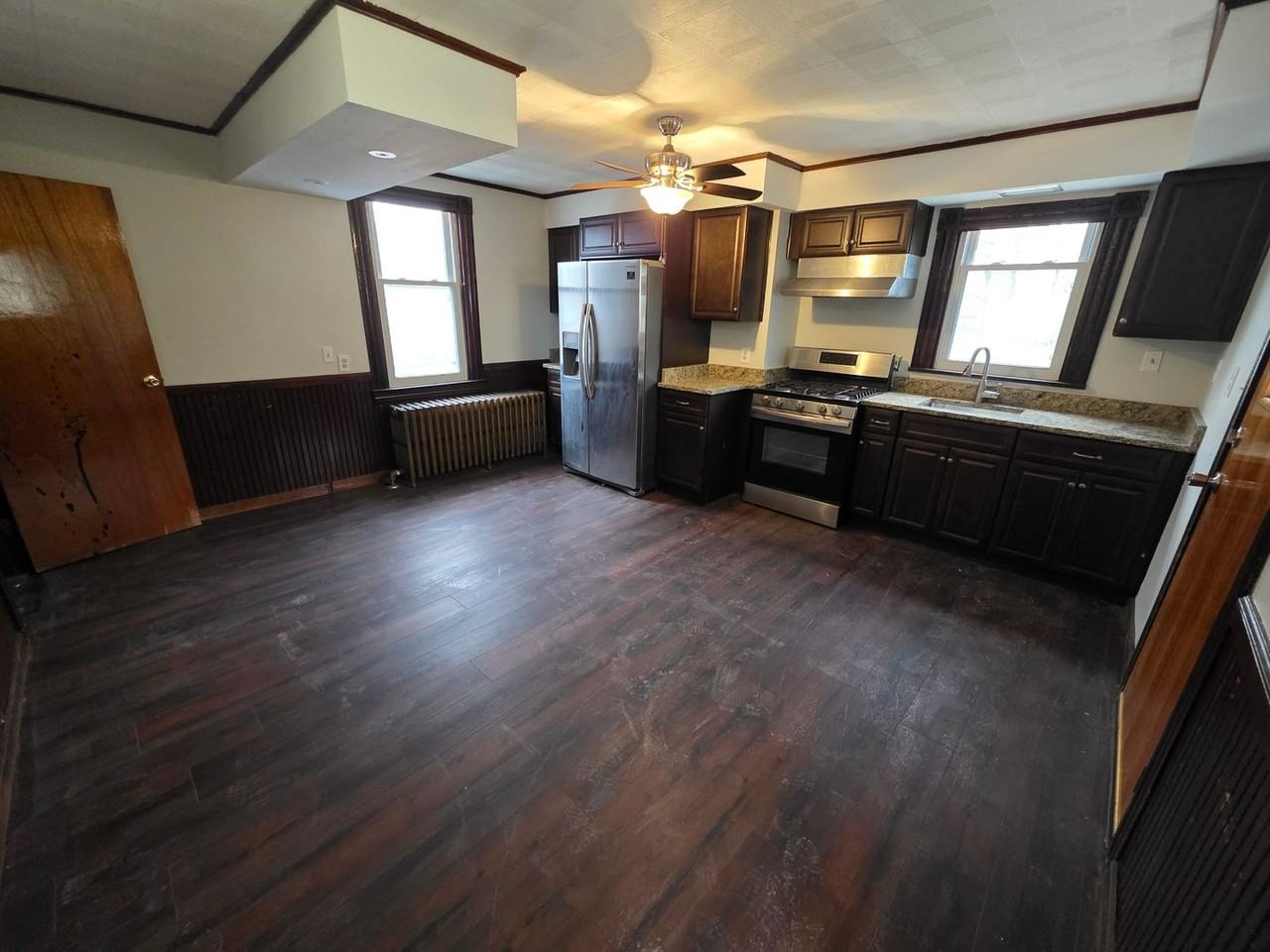 2504 Olympia St - Photo 3 of 33