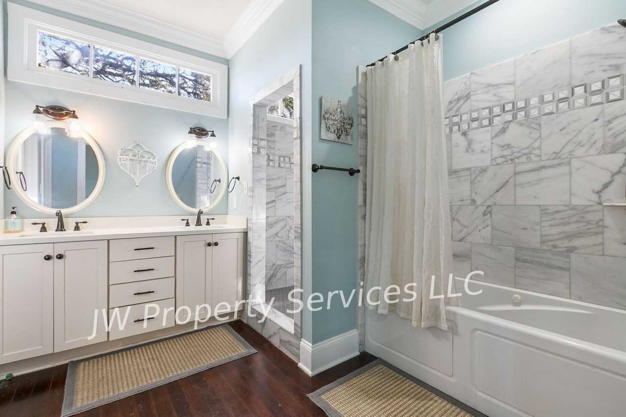 324 N Roman St - Photo 5 of 10