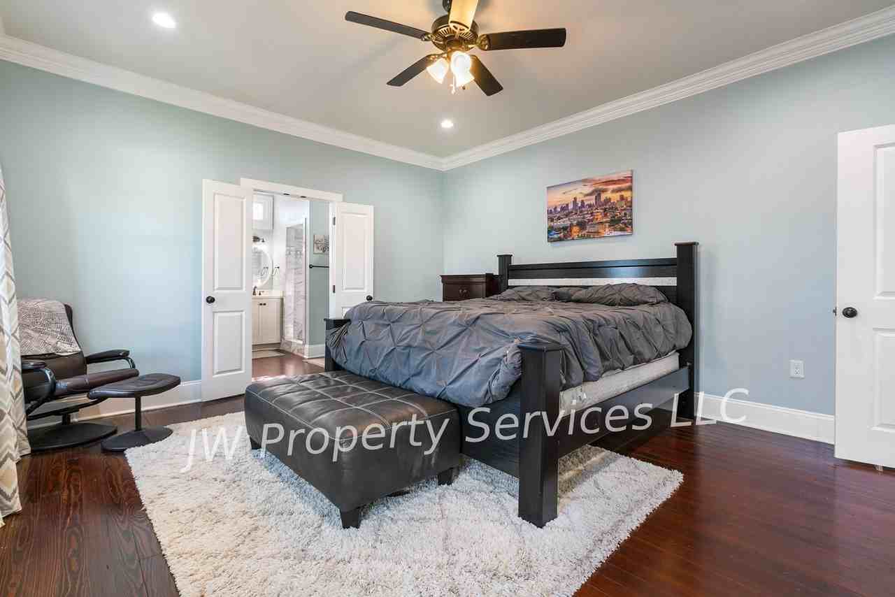 324 N Roman St - Photo 6 of 10