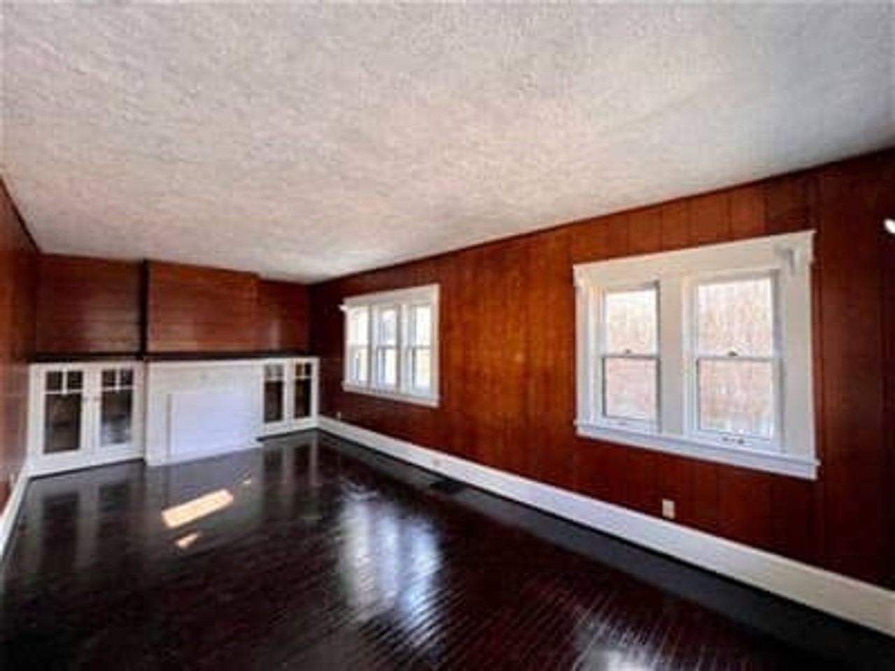 285 Bowmanville St - Photo 3 of 12