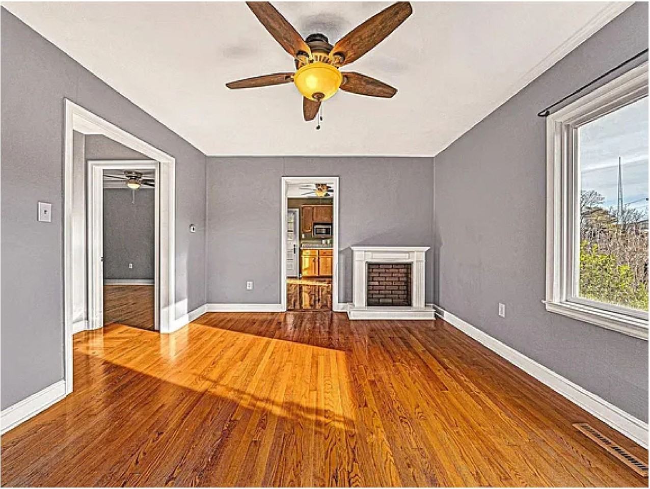 729 Windsor Ave Sw - Photo 3 of 19