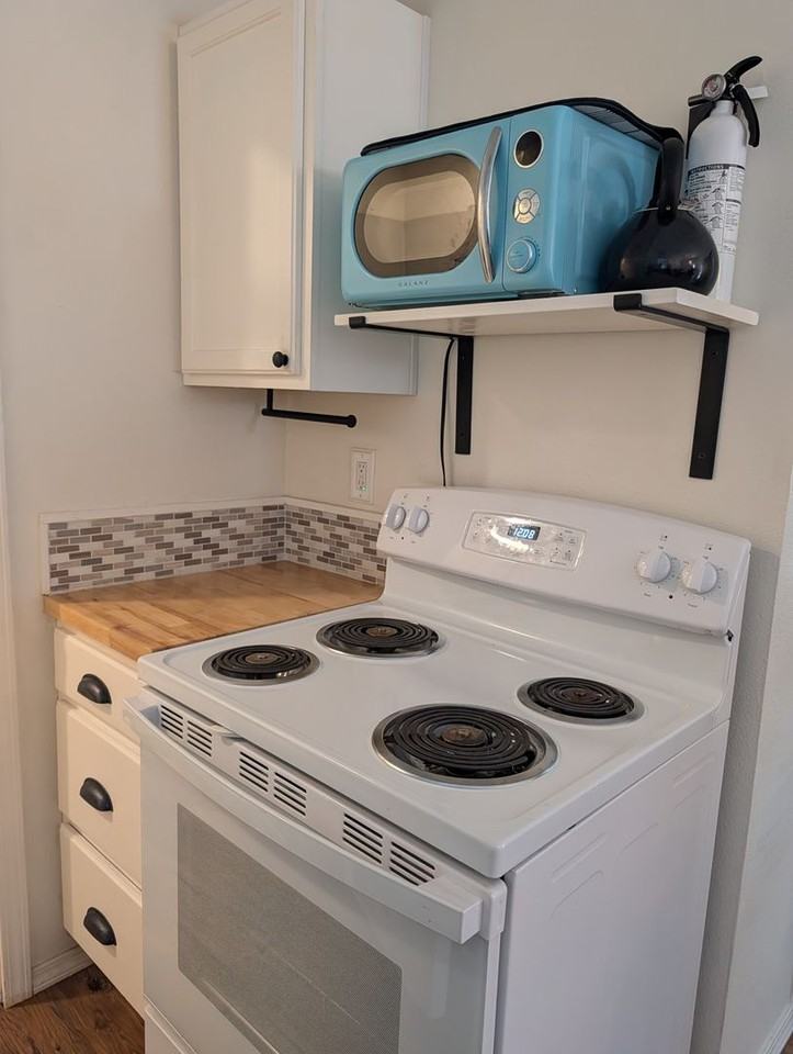 181 Honeysuckle Ln - Photo 2 of 5