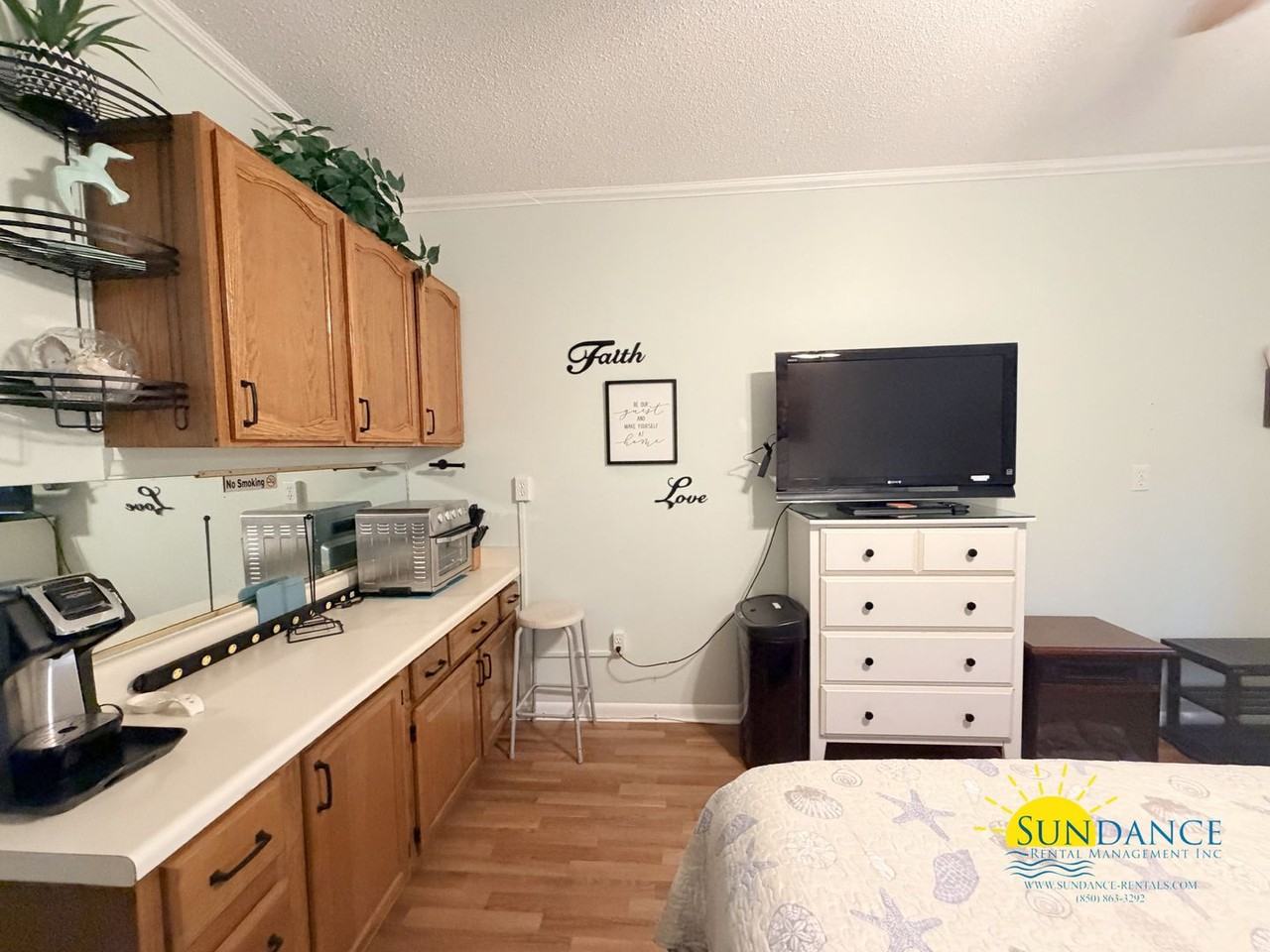 85 5th St - Photo 4 of 16