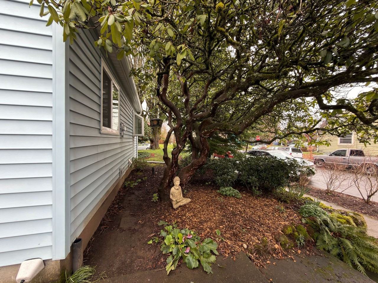 2606 Se 64th Ave - Photo 2 of 42