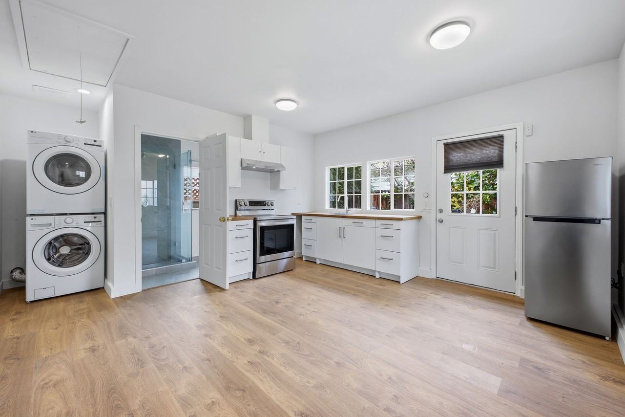 570 W Montana St - Photo 3 of 11