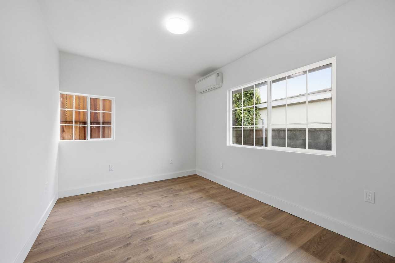 570 W Montana St - Photo 6 of 11