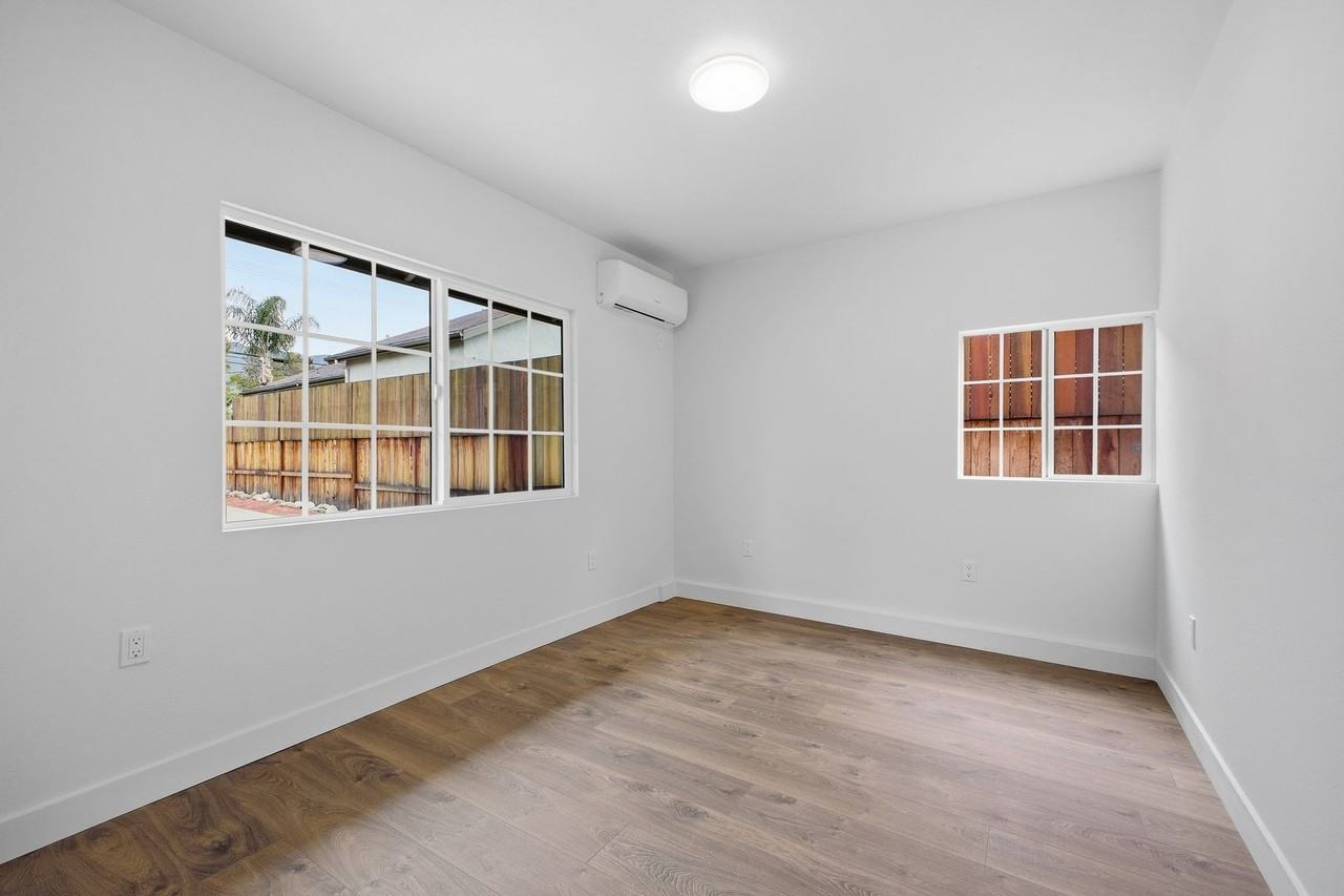 570 W Montana St - Photo 7 of 11