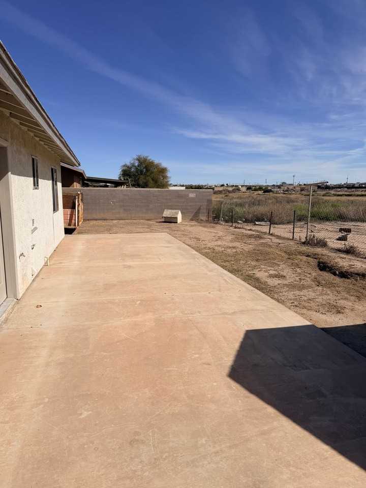 245 E C St - Photo 3 of 18