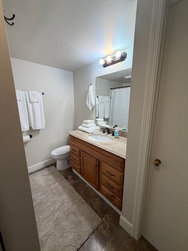 2726 Virginia Ln - Photo 3 of 12