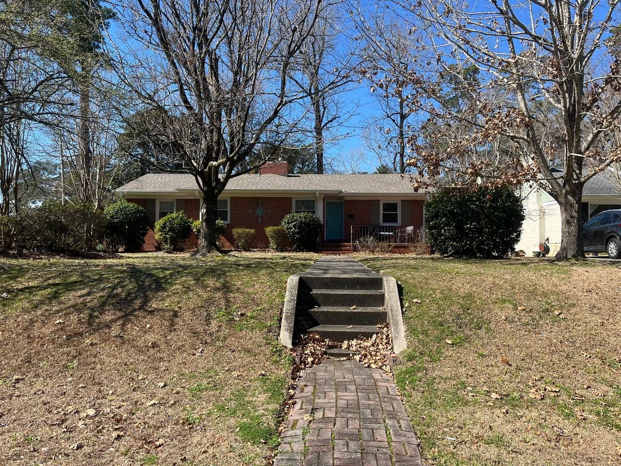 210 Wayne Dr - Photo 2 of 15