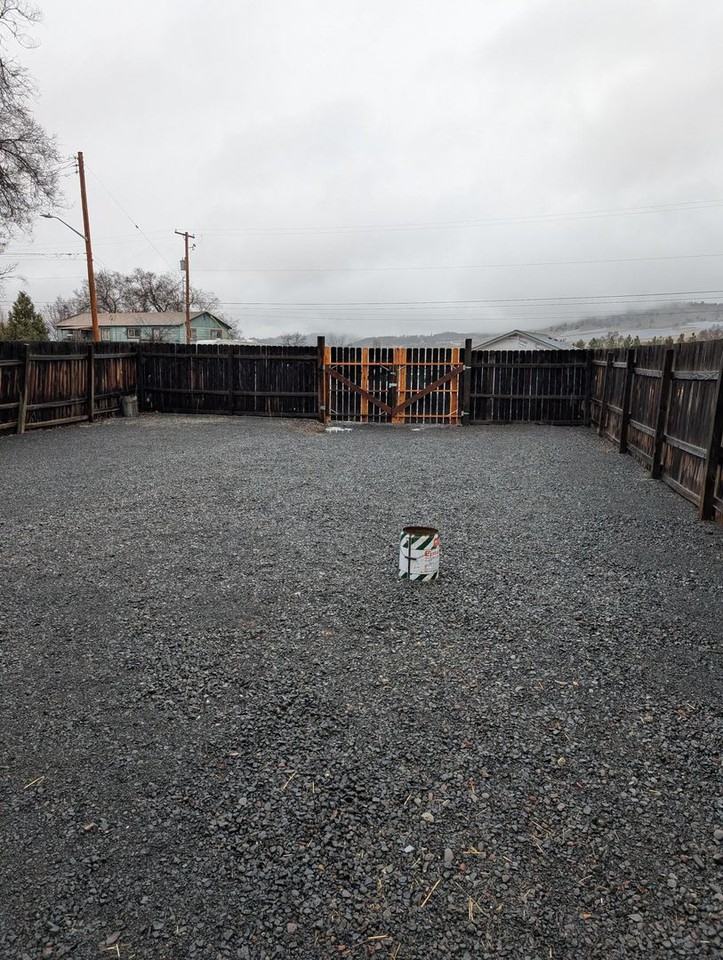 3414 Emerald St - Photo 3 of 12