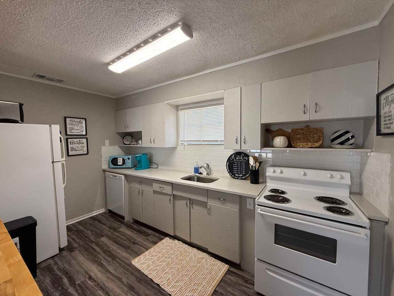 3618 32nd St - Photo 4 of 13