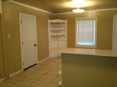 1713 23rd St - Photo 3 of 10