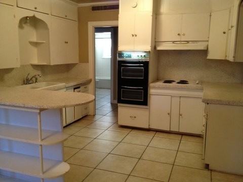 1713 23rd St - Photo 4 of 10