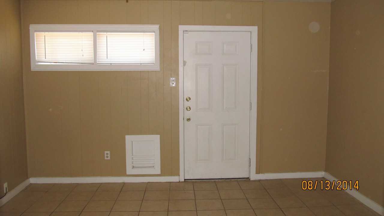 1713 23rd St - Photo 7 of 10