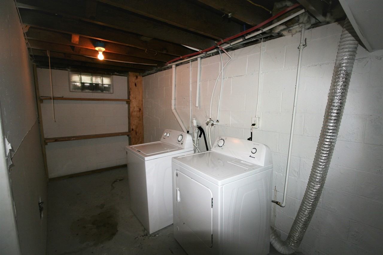 445 Waverly Rd - Photo 7 of 14