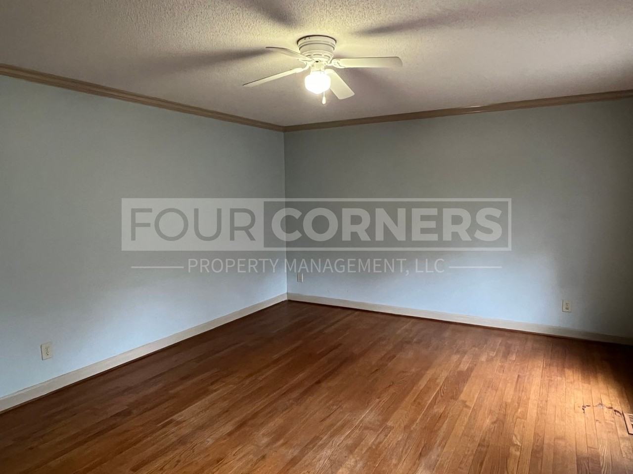 5524 Robinridge Rd - Photo 3 of 11