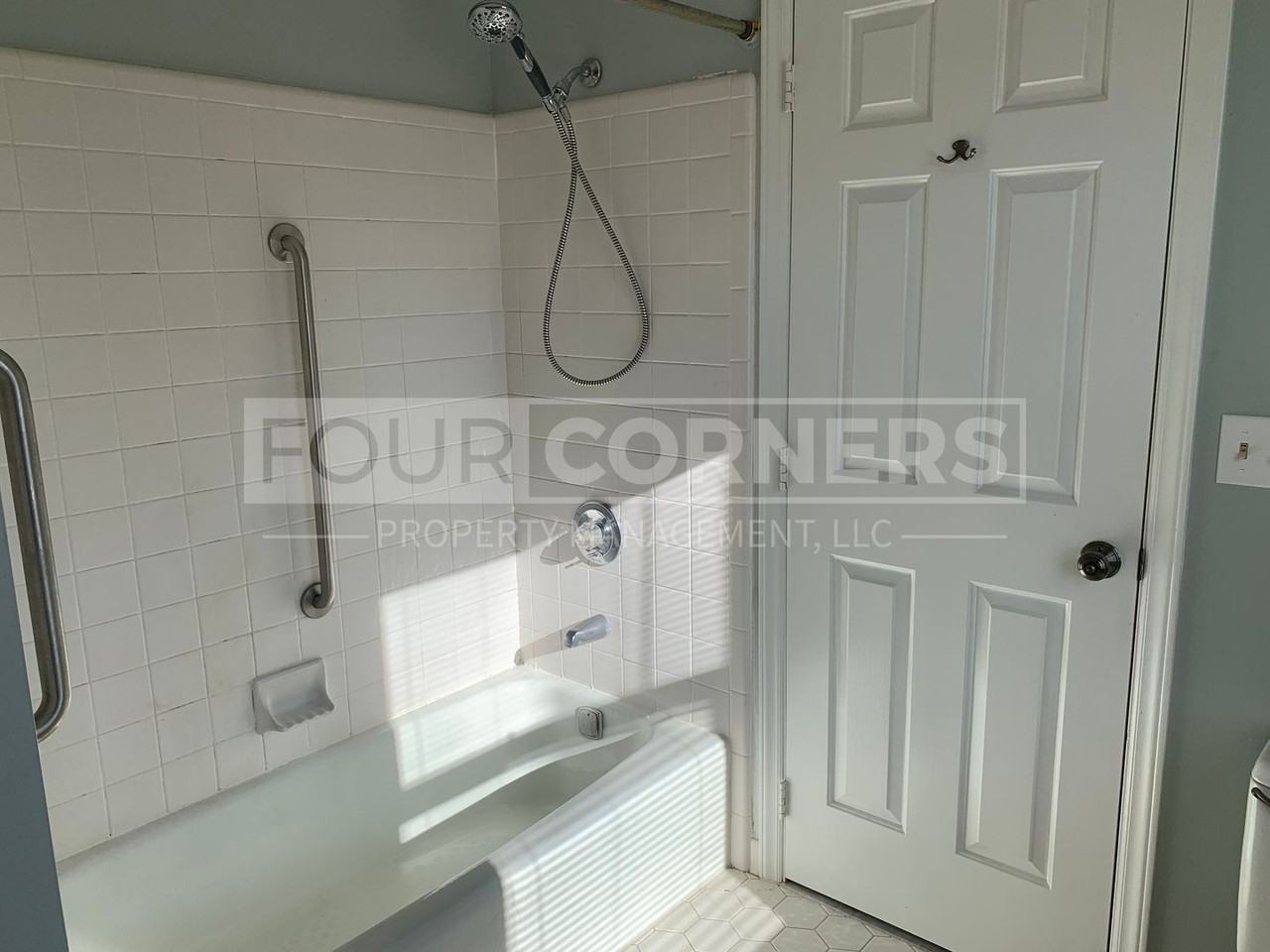 5524 Robinridge Rd - Photo 7 of 11