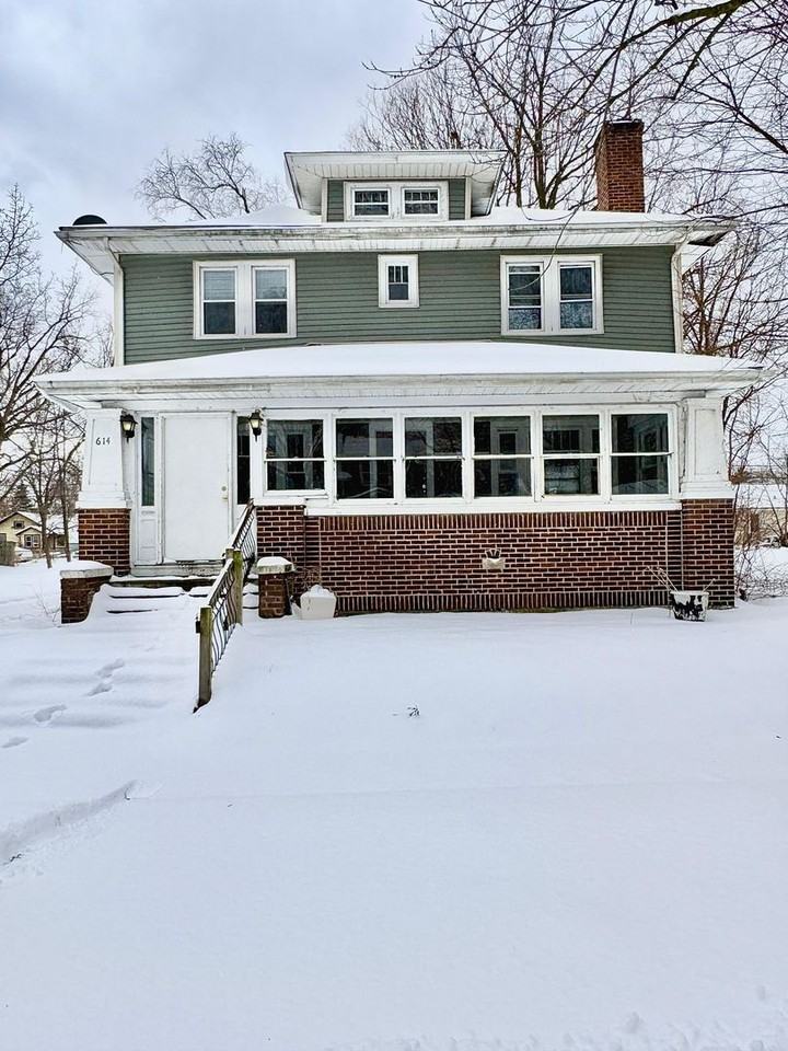 614 E Broadway St - Photo 2 of 23
