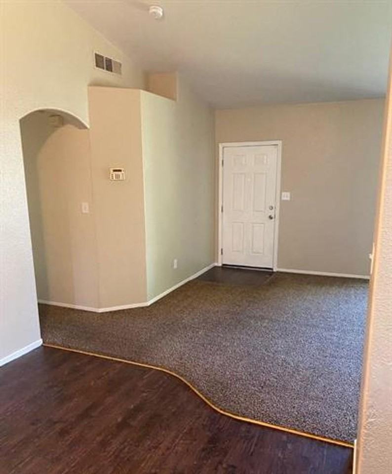 4611 Kaytlain Ave - Photo 4 of 22