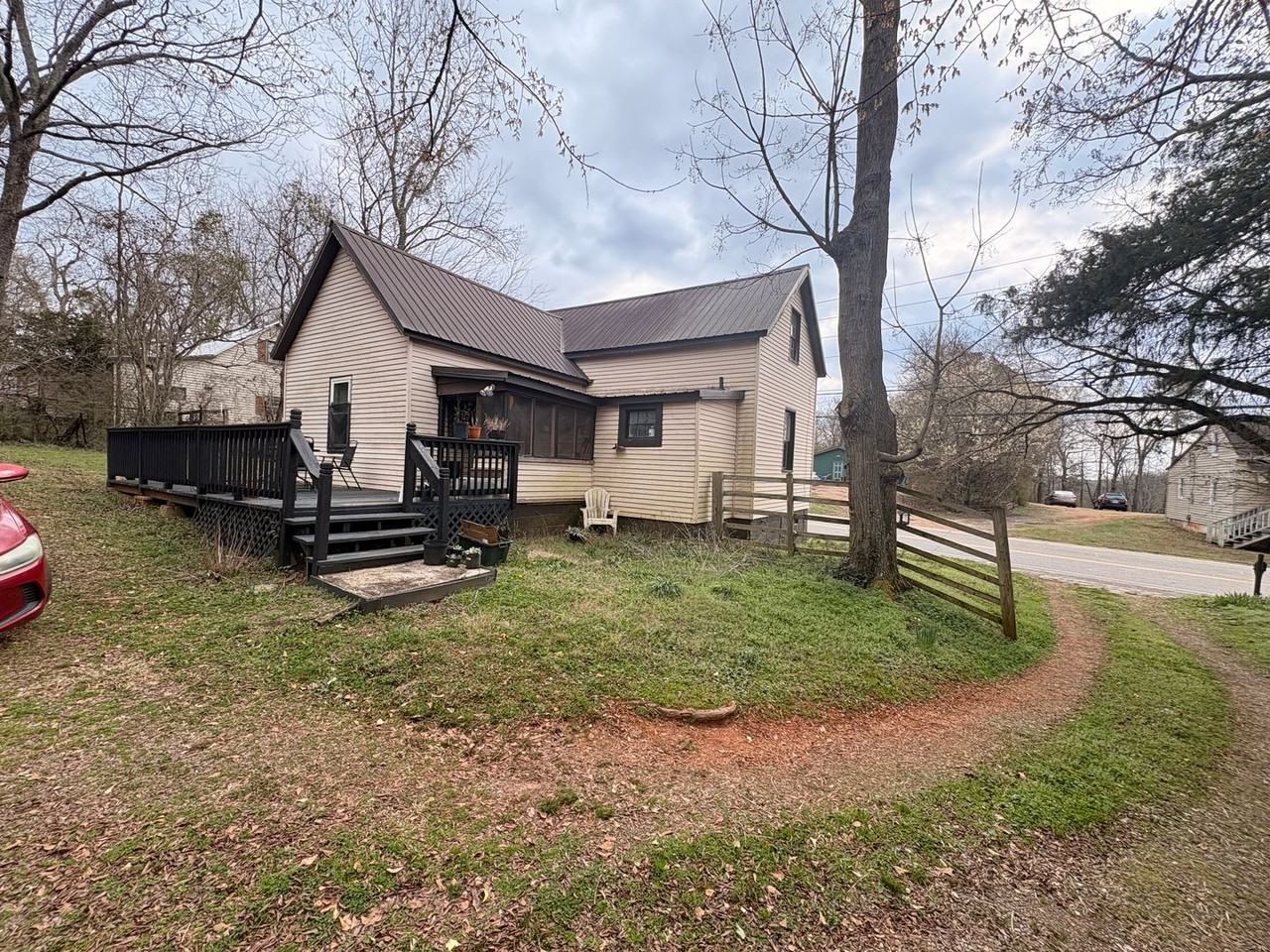 462 Whitehall Rd - Photo 2 of 13