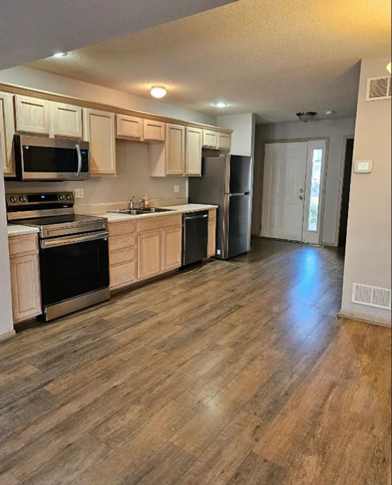 2160 Sw Rambling Vine Rd - Photo 3 of 22