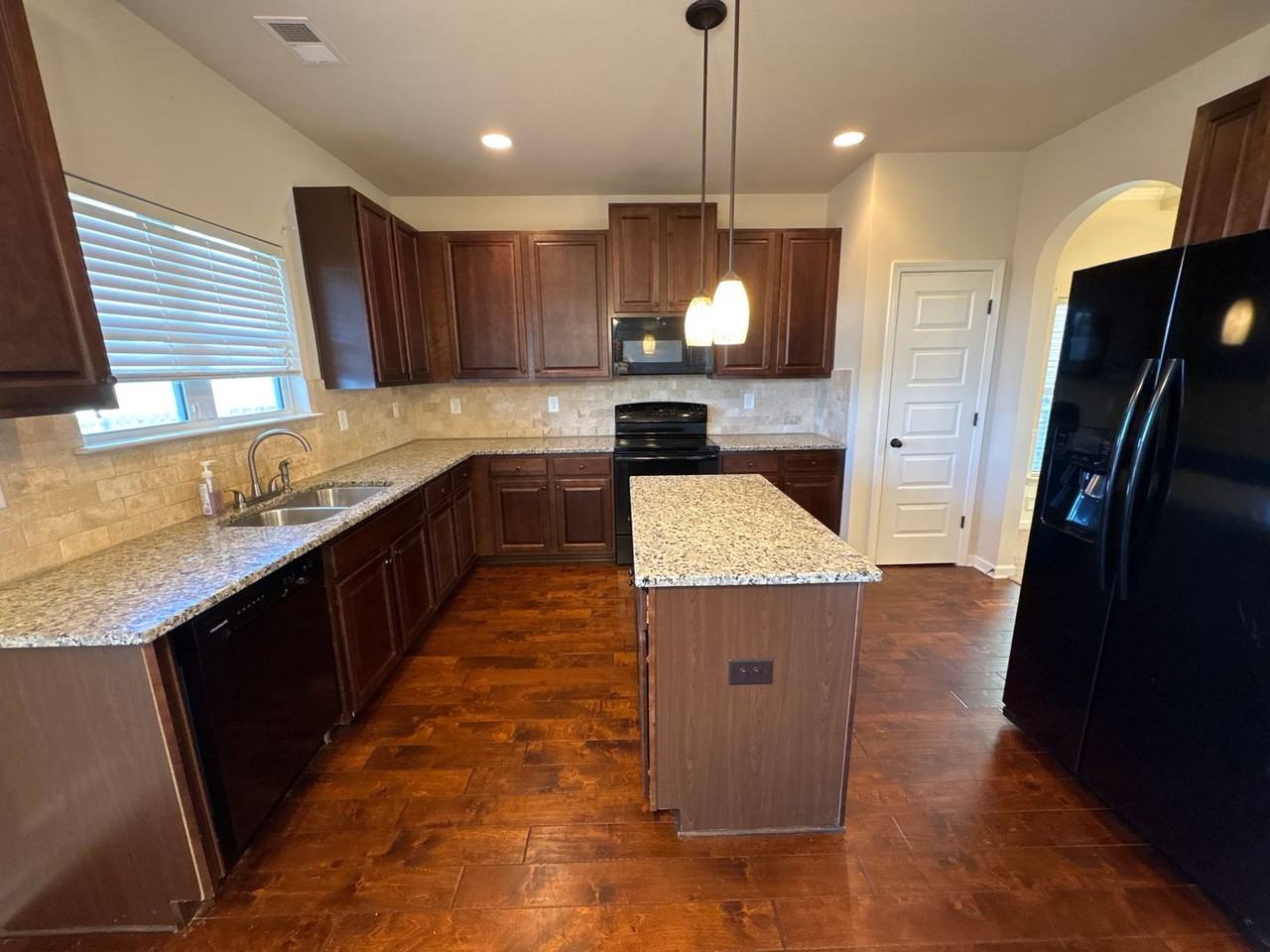 4464 Grove Landing Dr - Photo 7 of 26