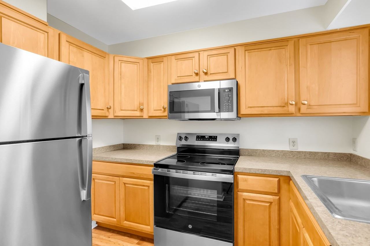 228 Canal Park Dr Apt G7 - Photo 5 of 22