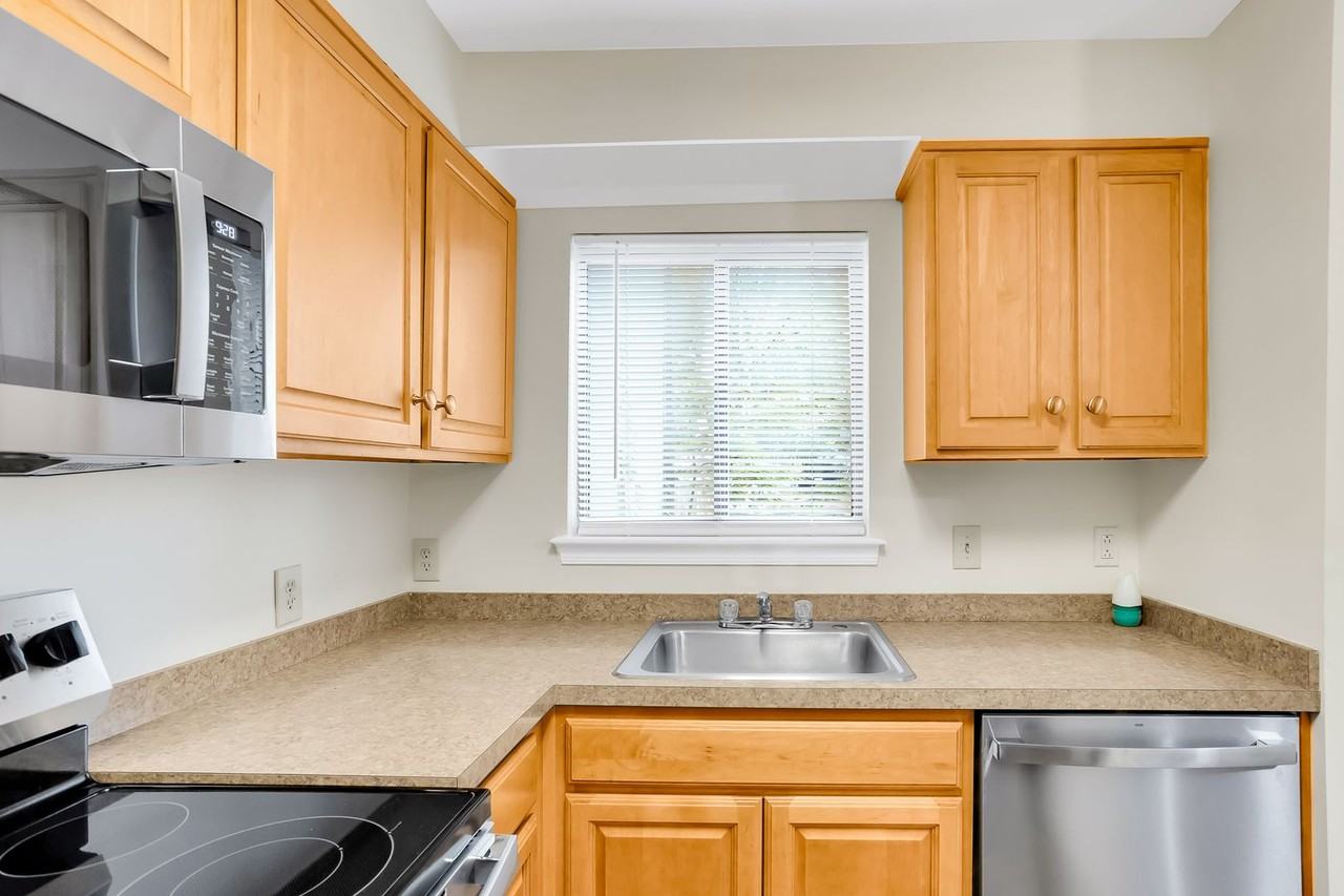 228 Canal Park Dr Apt G7 - Photo 6 of 22