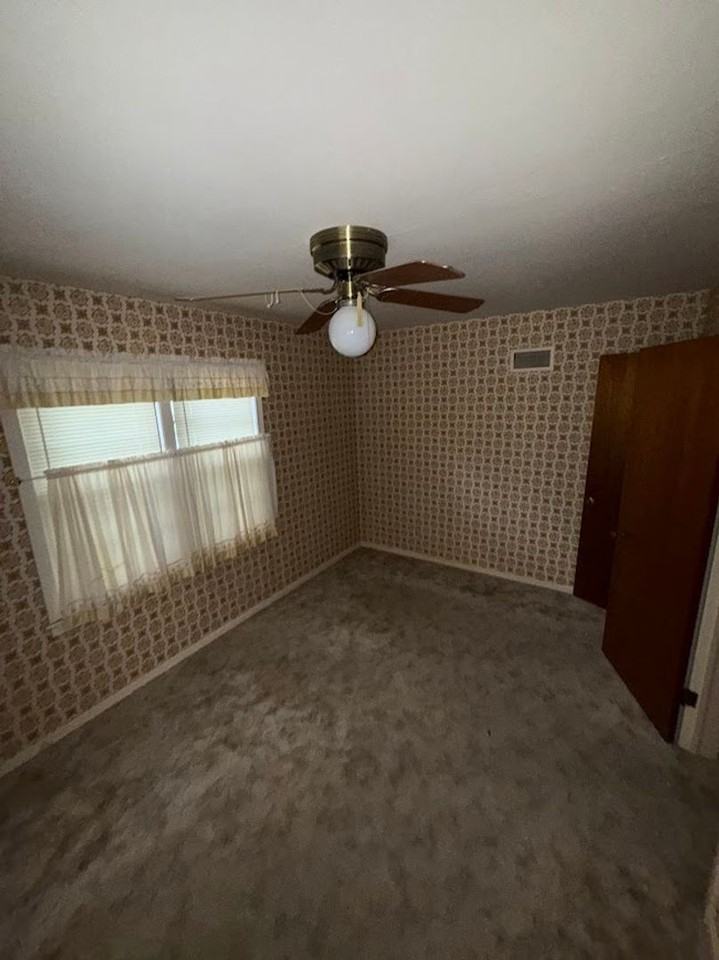 646 S Pinecrest St - Photo 3 of 8