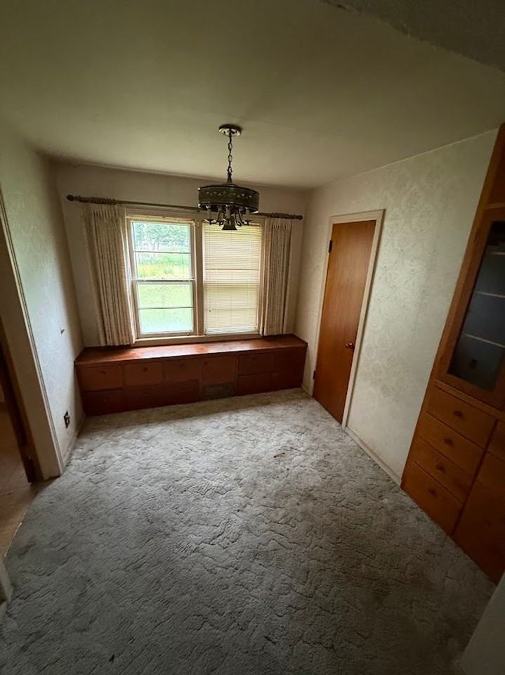 646 S Pinecrest St - Photo 7 of 8