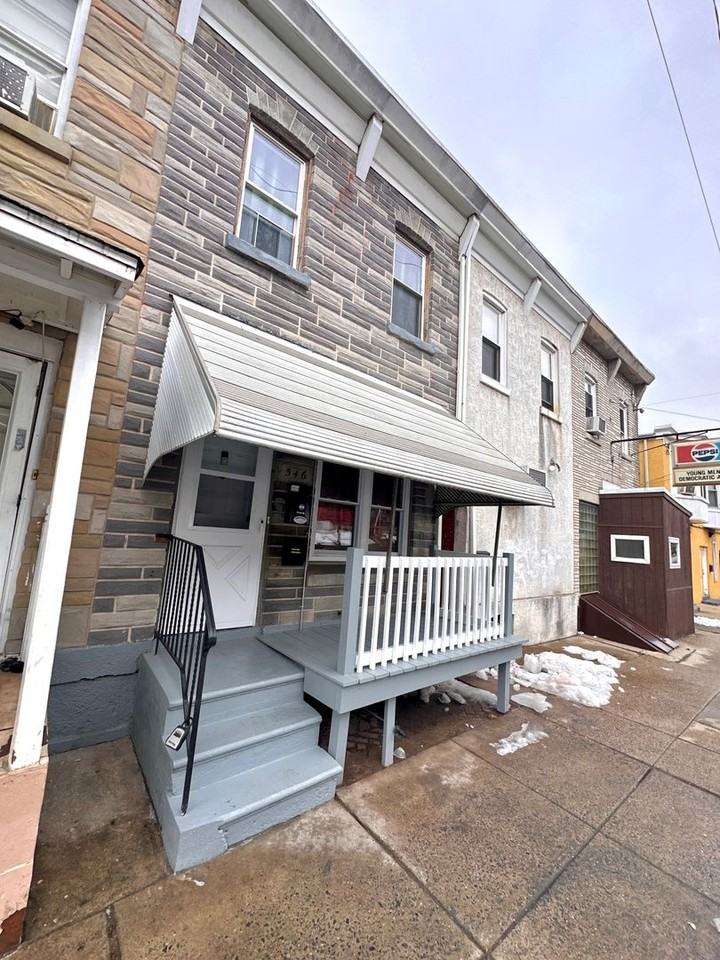 546 N 11th St - Photo 2 of 25