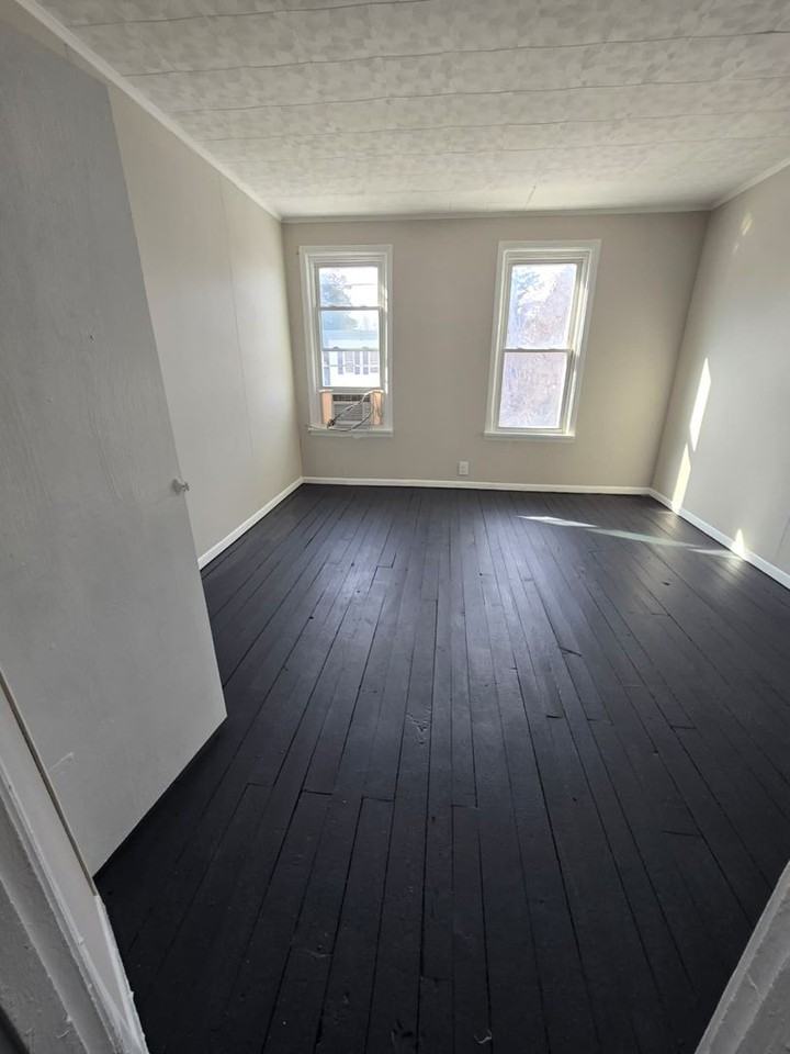 913 Norwood St - Photo 2 of 10