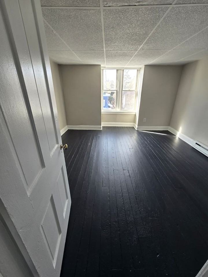 913 Norwood St - Photo 6 of 10