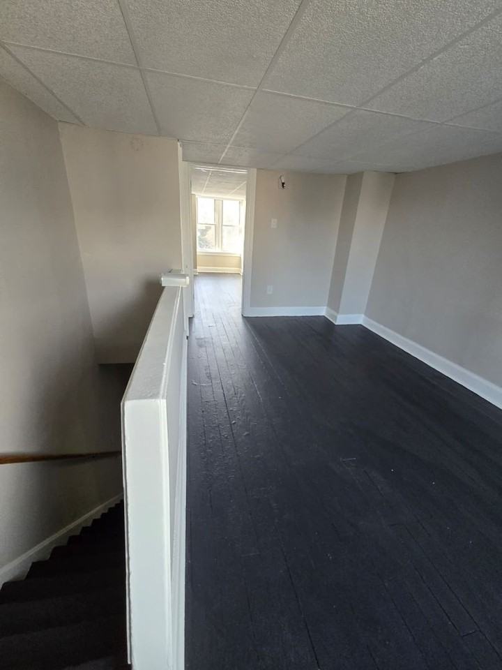 913 Norwood St - Photo 7 of 10